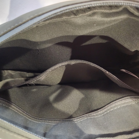 Obe Belt Bag with Adjustable Straps‎ - Picture 5 of 5